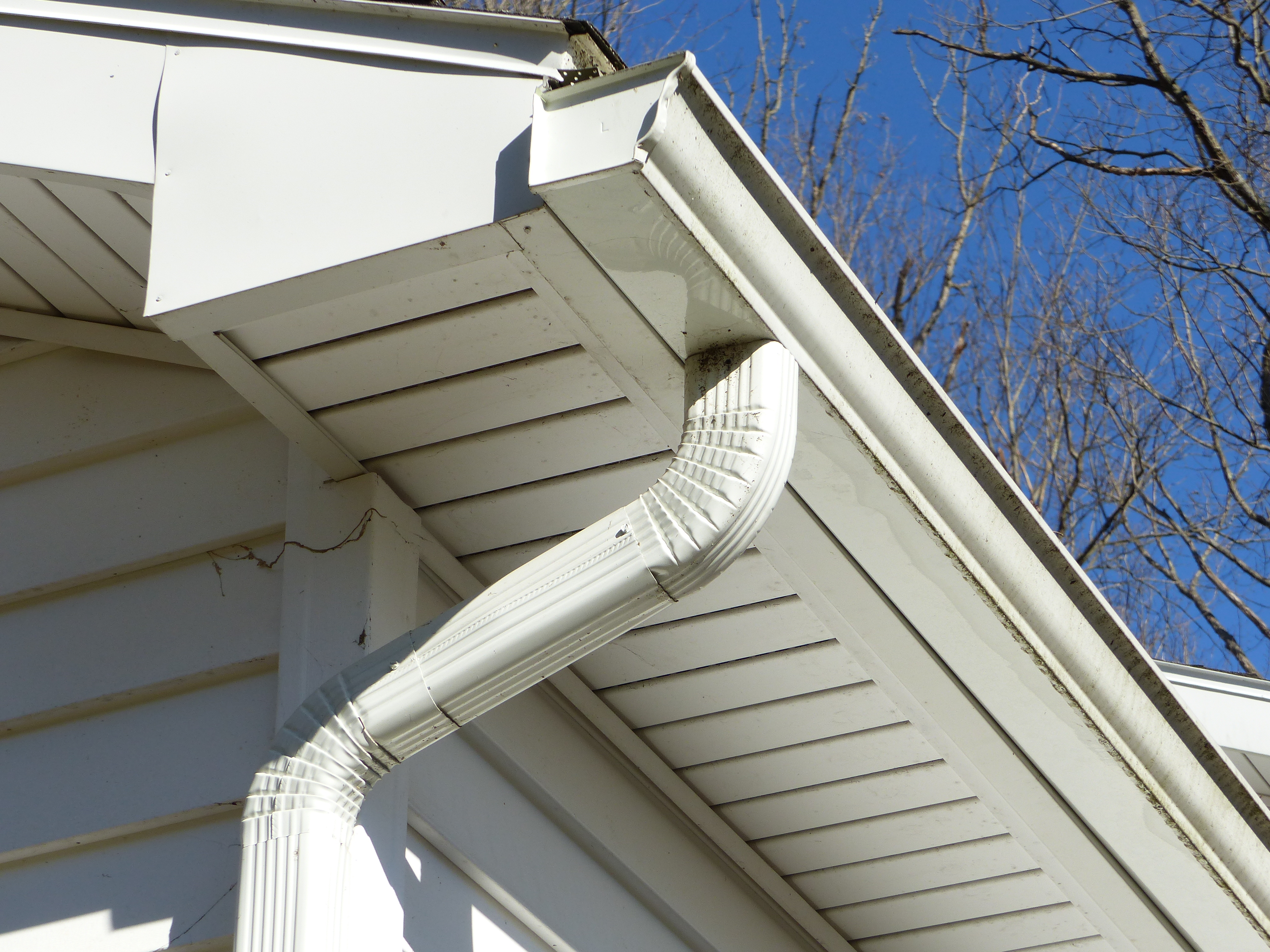 Seamless aluminum gutters on a residential home